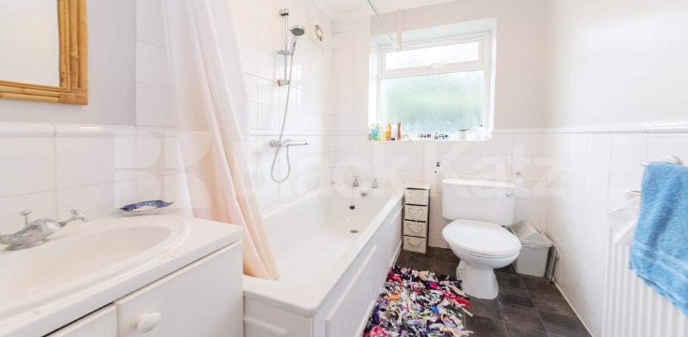 Stunning Apartment Elmstone Road, Fulham